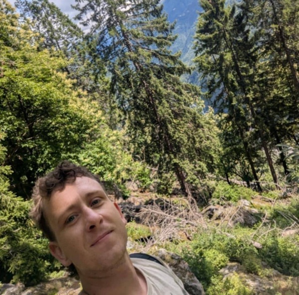 ritrovato il corpo senza vita di matthew hall