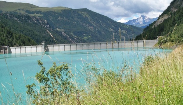 Salire alla diga di Scais