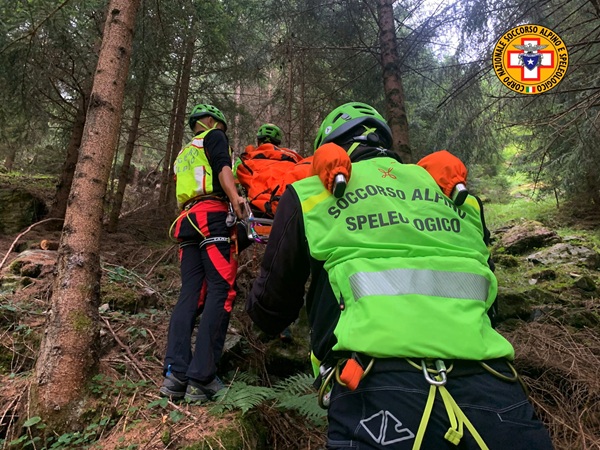 scivola vicino al fiume e non rientra, escursionista recuperato a tornadri
