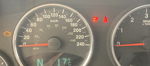 spia rossa del motore accesa cause e significato