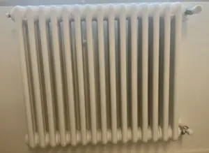 termosifoni sempre accesi al minimo o poche ore al massimo