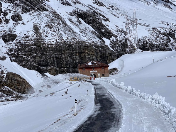 valtellina’s alpine passes in summer a scenic playground for outdoor lovers