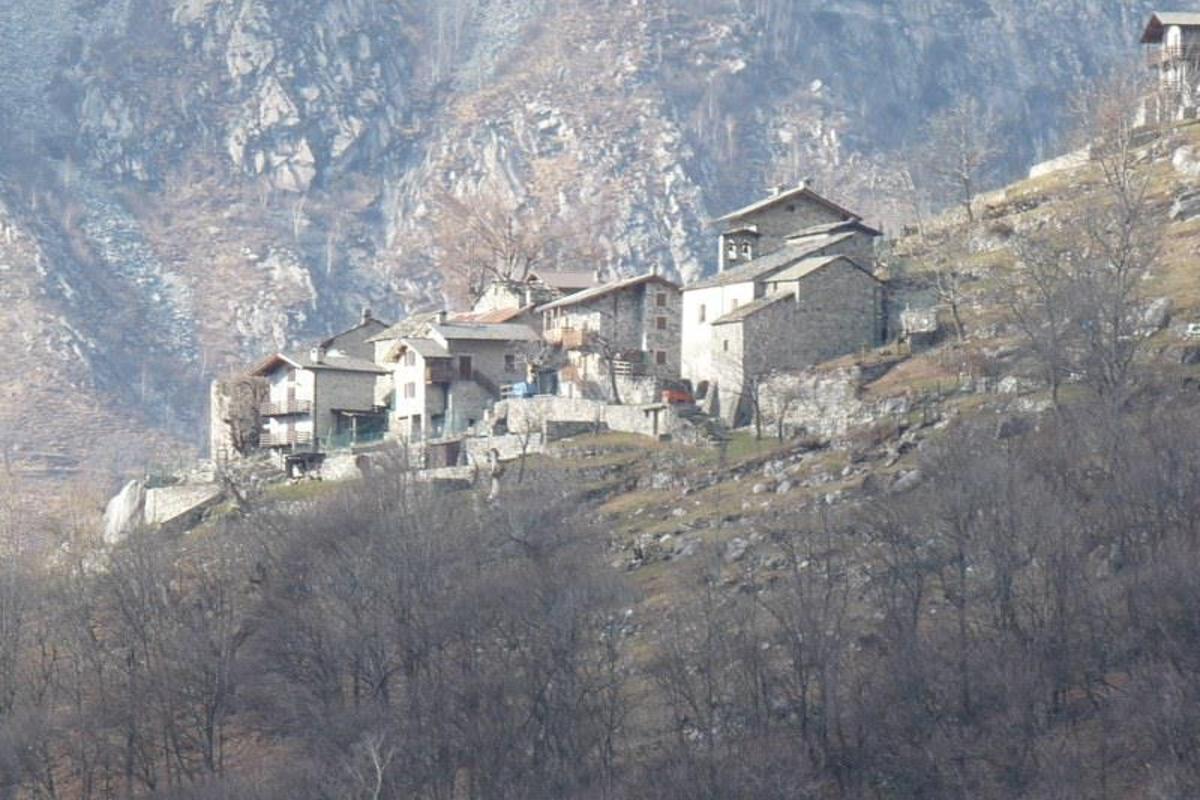 Il borgo senza strade raggiungibile solo a piedi o in elicottero