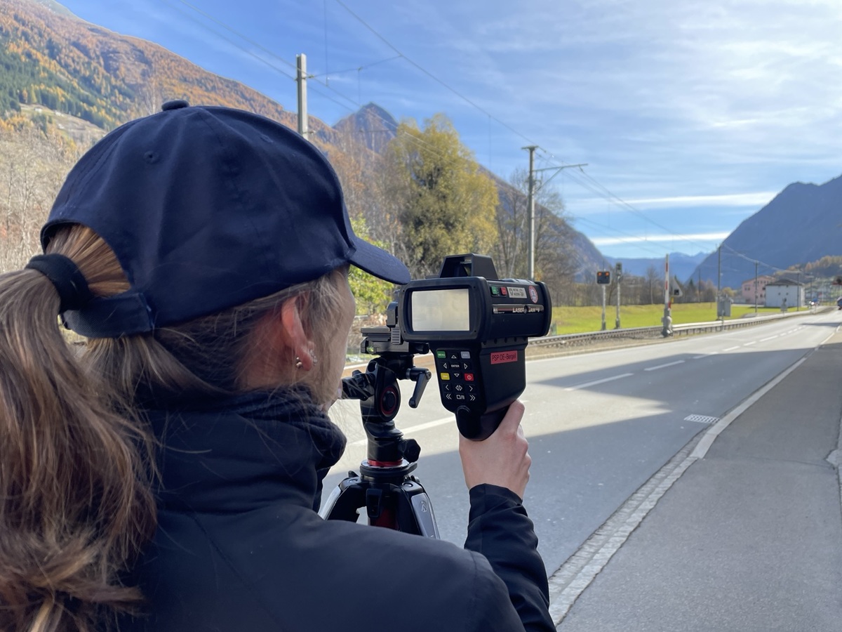 Multe a distanza quanto lontano ti vedono i laser della Polizia