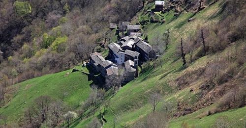 borghi sospesi nel tempo i paesi abbandonati della valtellina