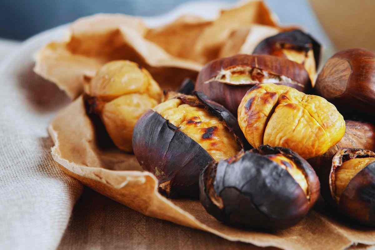 la bontà delle castagne al cartoccio