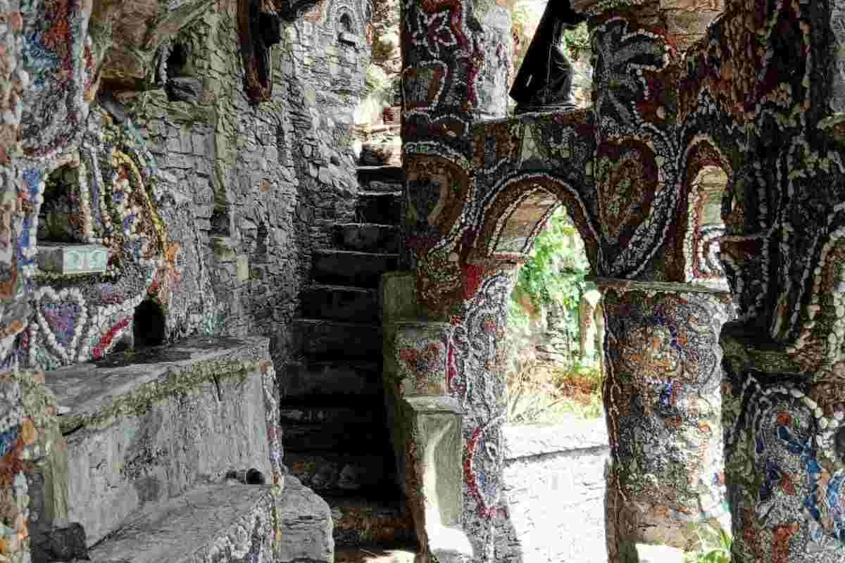 scopri la barcellona della valtellina: il castello di gaudì