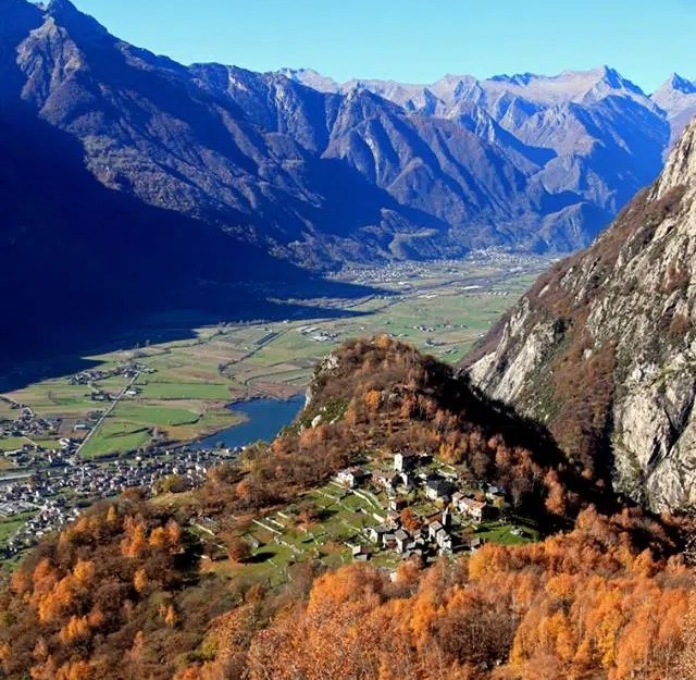 la valle alpina abitata senza strada