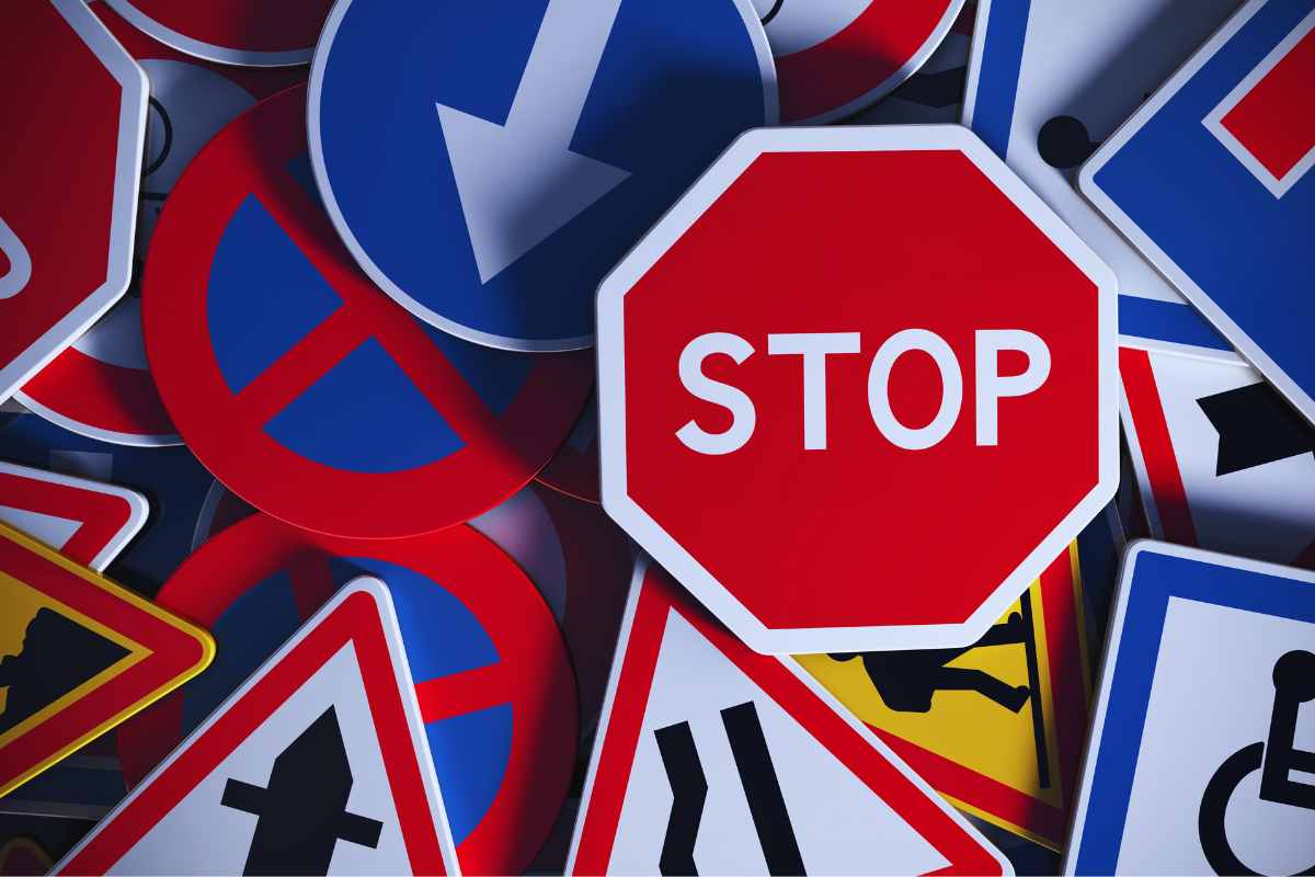 I cartelli stradali che ingannano