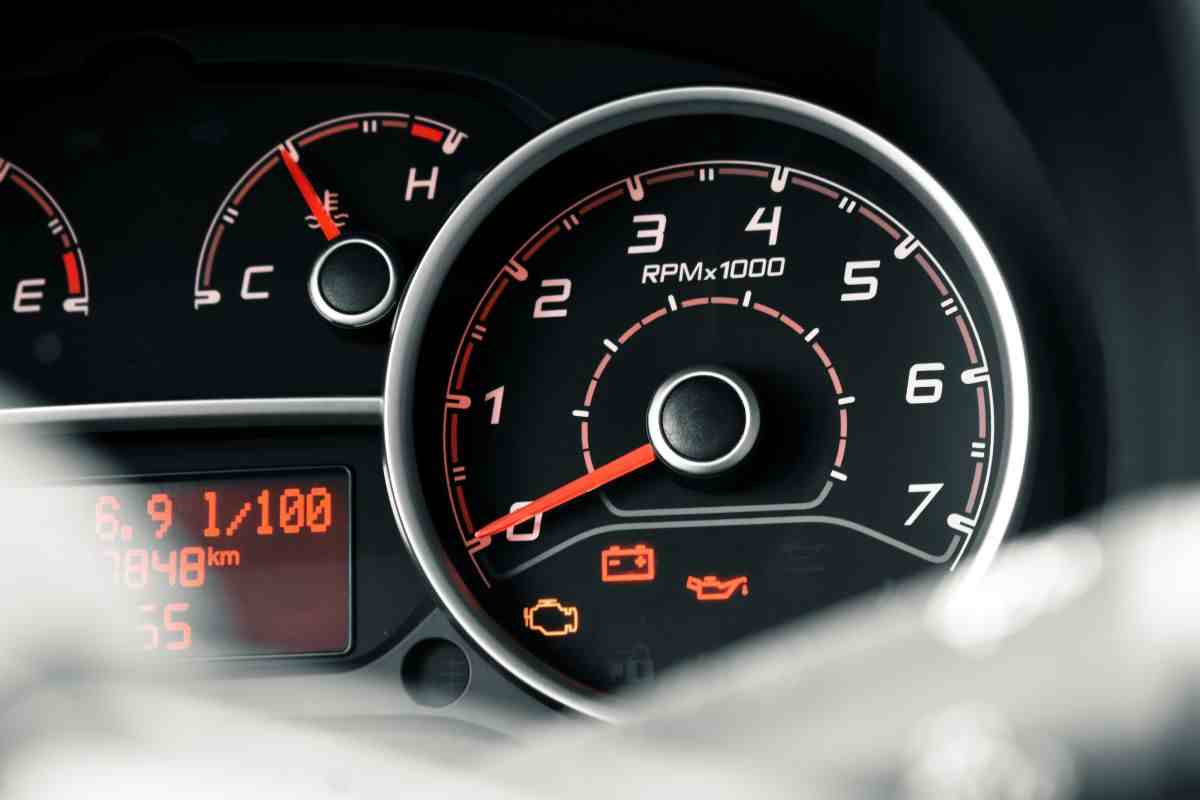 quadro auto scopri come non cadere nella truffa delle auto usate