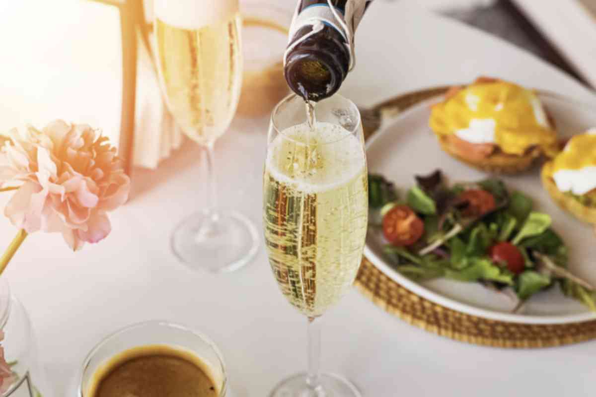 Il Prosecco non teme nemmeno le portate principali: il risotto alle verdure, come asparagi o radicchio trevigiano, trova nella bollicina