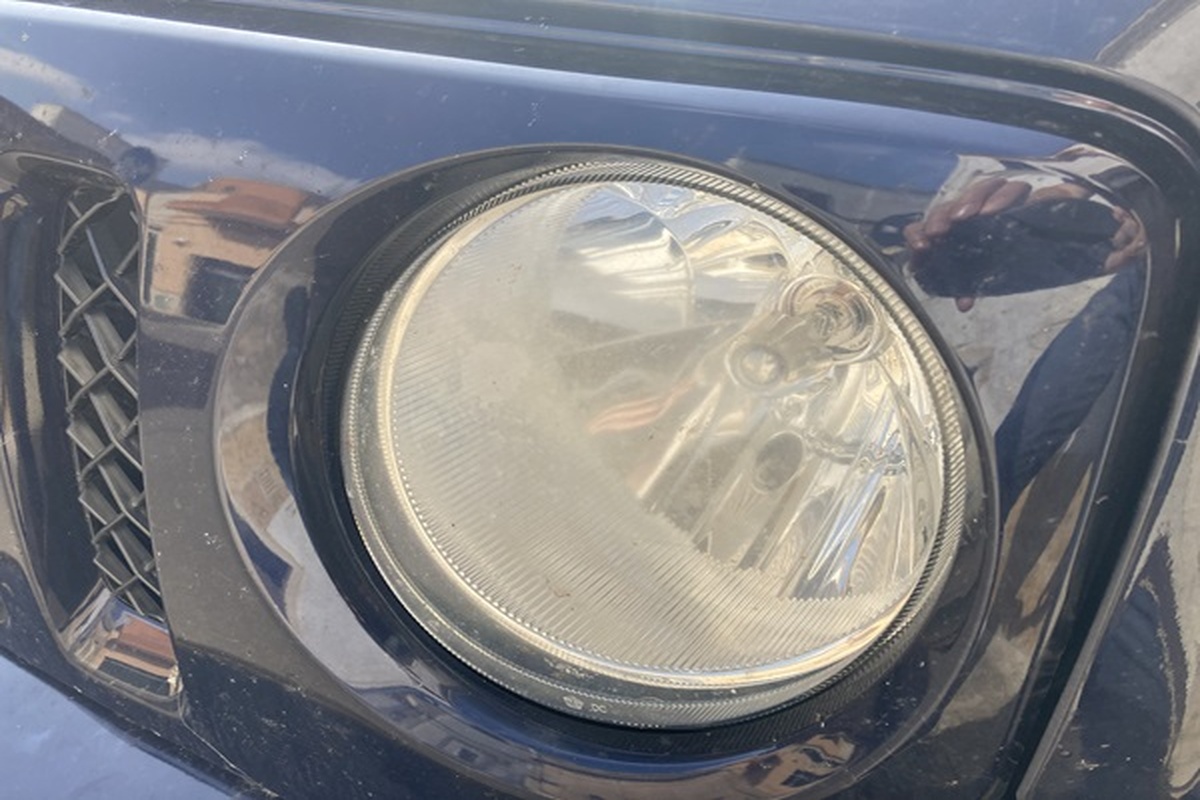 fari auto ingialliti