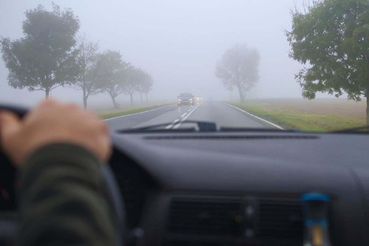 vetro appannato auto strategie di prevenzine della condensa in auto