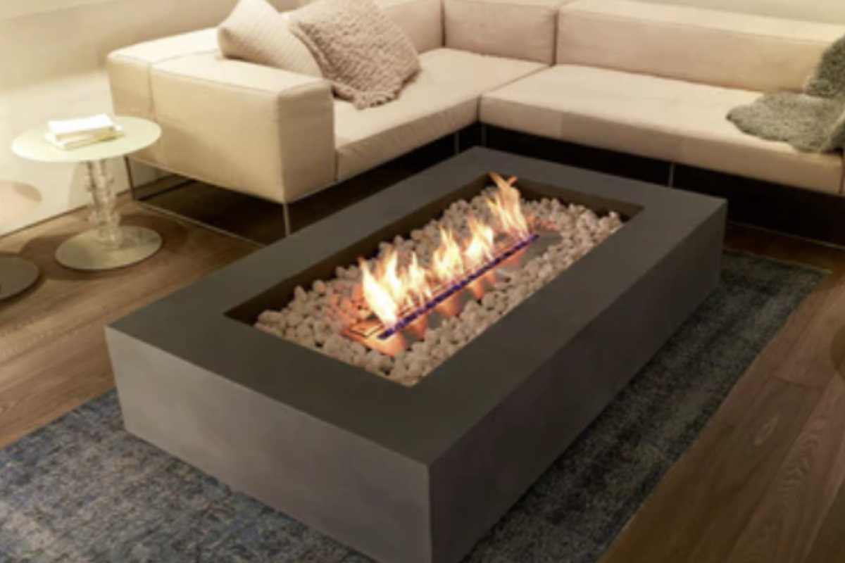 Il funzionamento del camino a bioetanolo si basa sulla combustione di un alcol vegetale che produce calore e una fiamma naturale