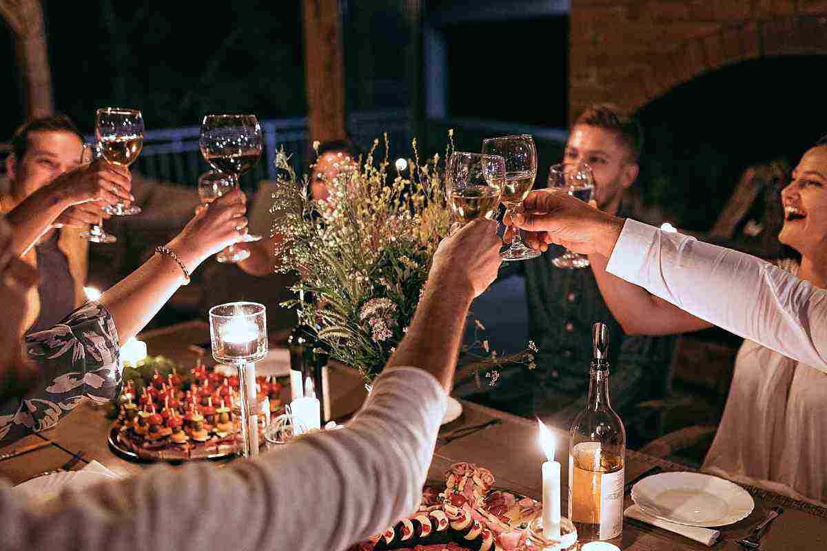 Sonno rigenerante d'inverno, dipende dall'orario della cena