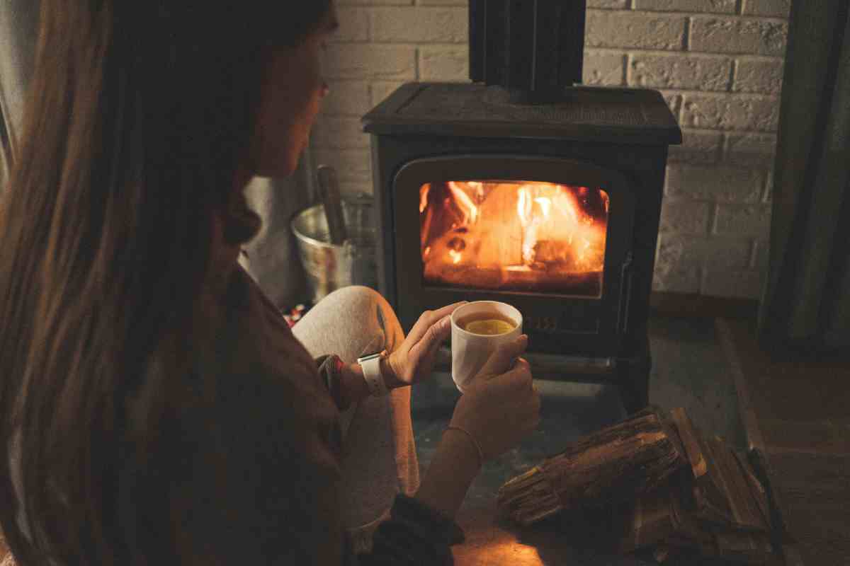 Attenzione alla stufa, questo errore banale ti costa centinaia di euro in bolletta