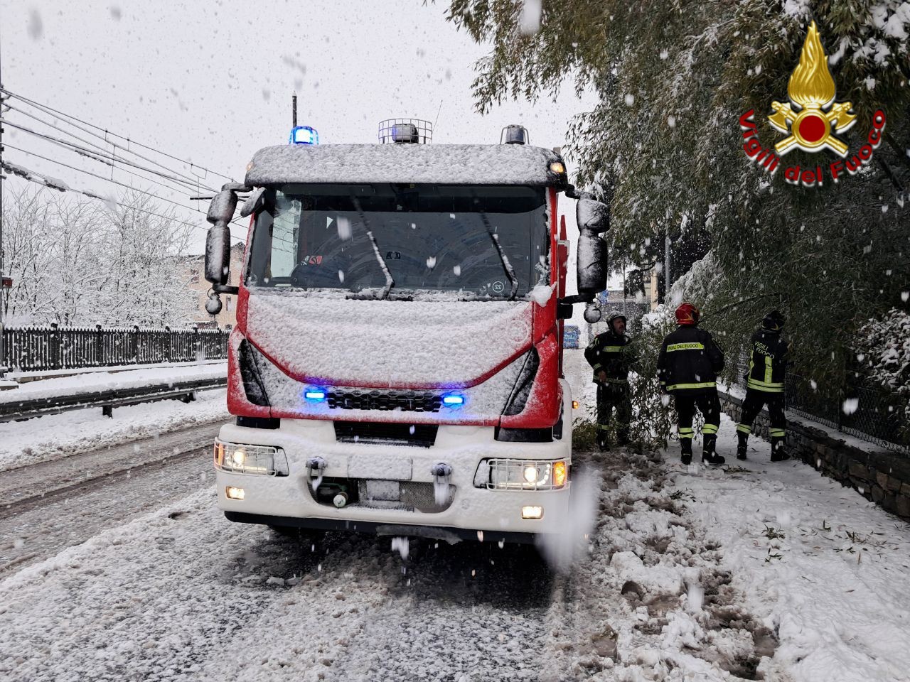 Valtellina sotto la neve: 30 interventi dei Vigili del Fuoco