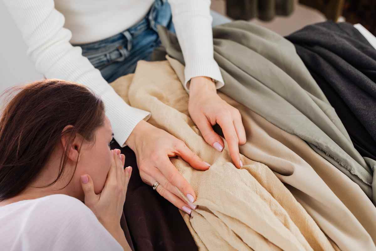Muffa sui vestiti? Il rimedio che rimuove le macchie