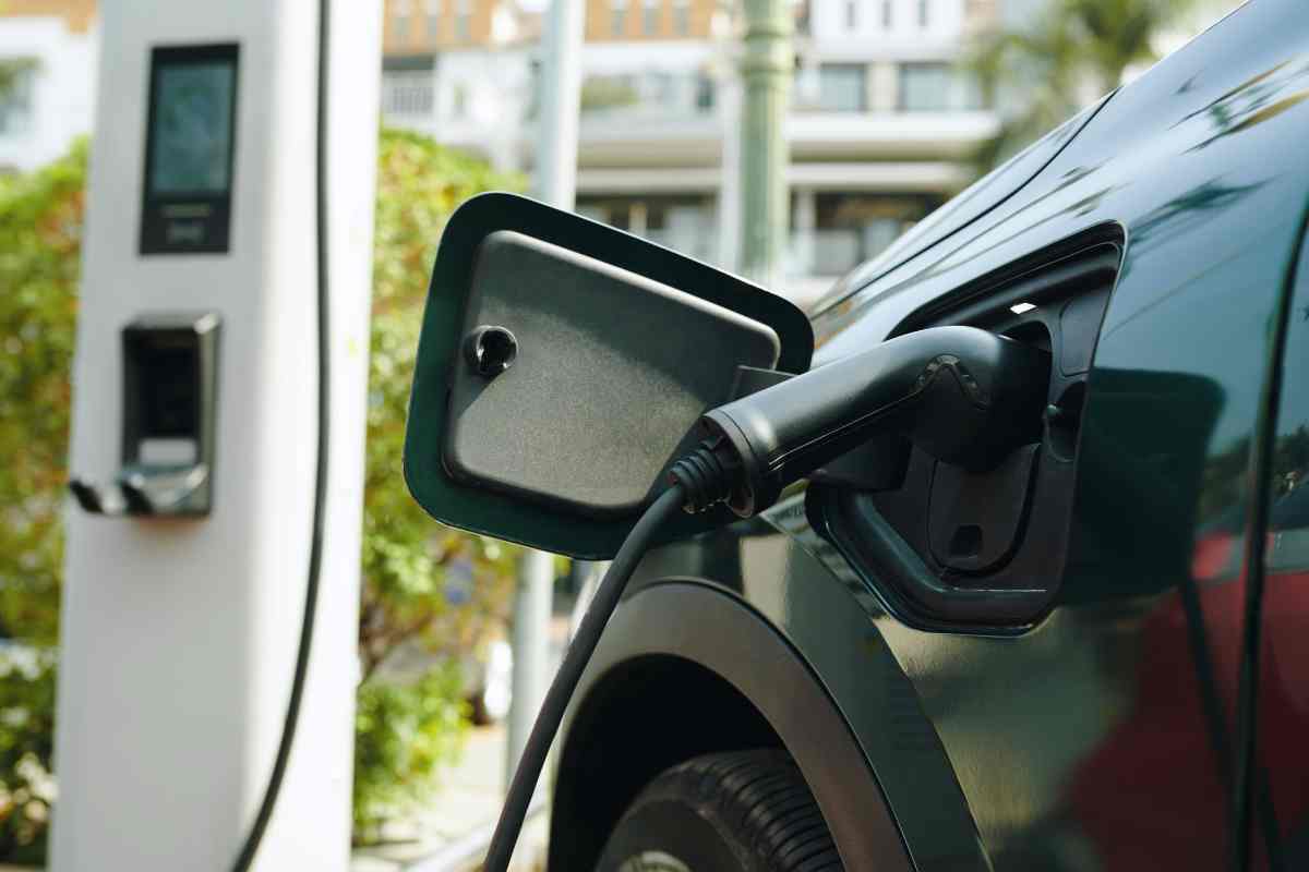 Se ricarichi l'auto in condominio, vai dritto in Tribunale, i dettagli