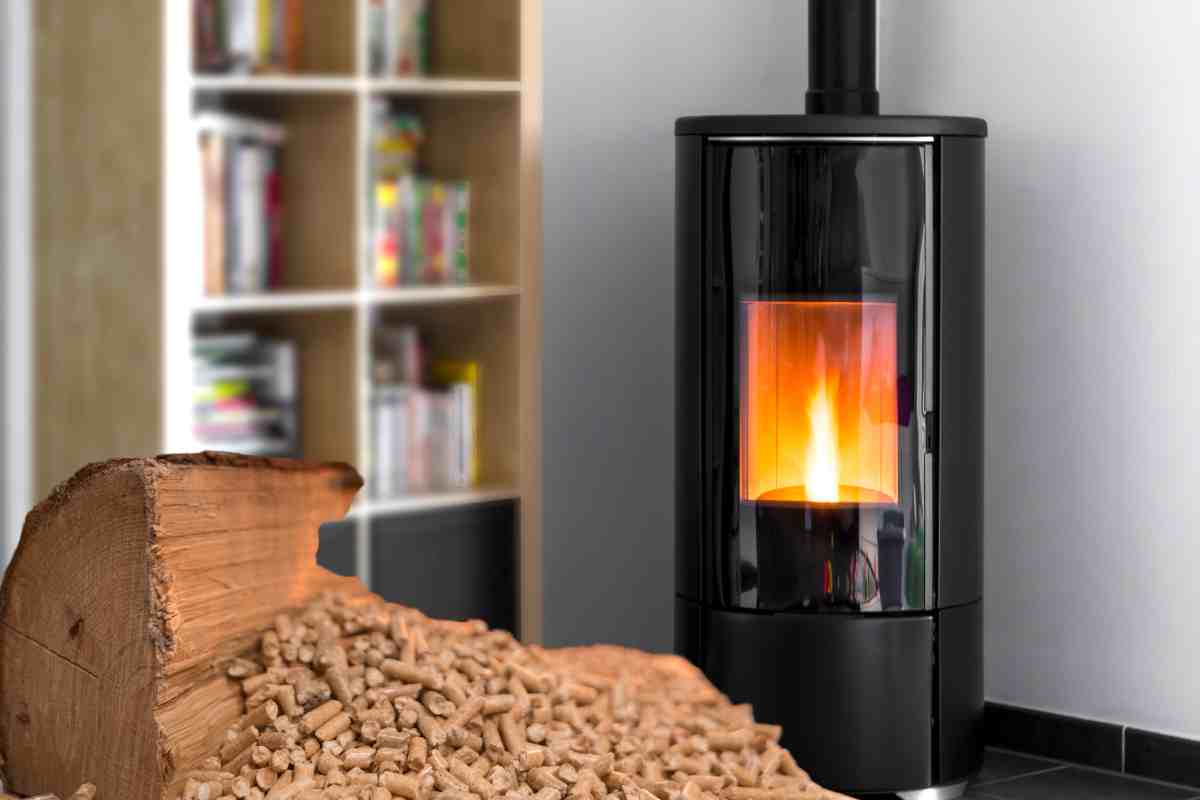 Addio bollette alte: questa stufa rivoluzionaria ti fa risparmiare fino a 1.000€