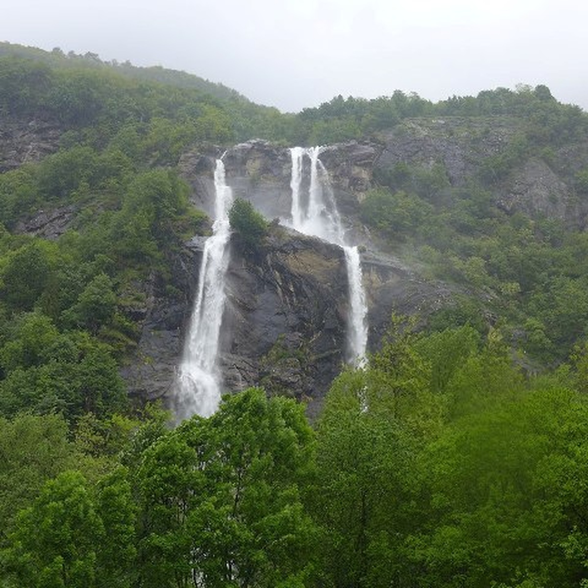 Cascate naturali Lombardia