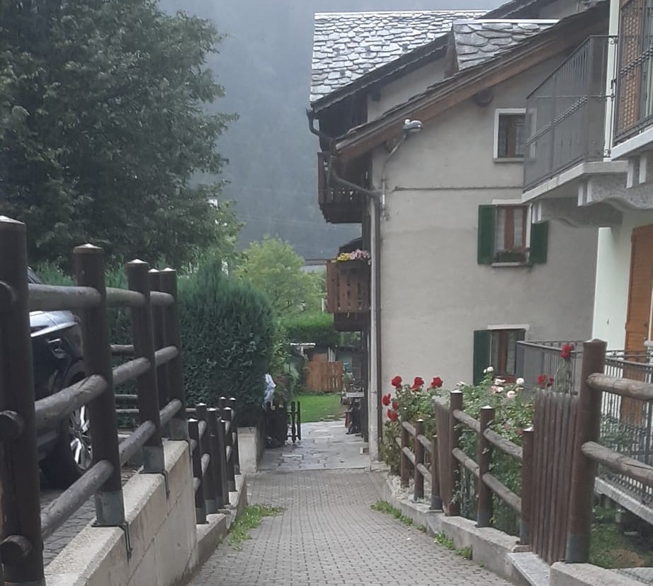 Incendio in un appartamento a Campodolcino decisivo l'intervento dei Vigili del Fuoco
