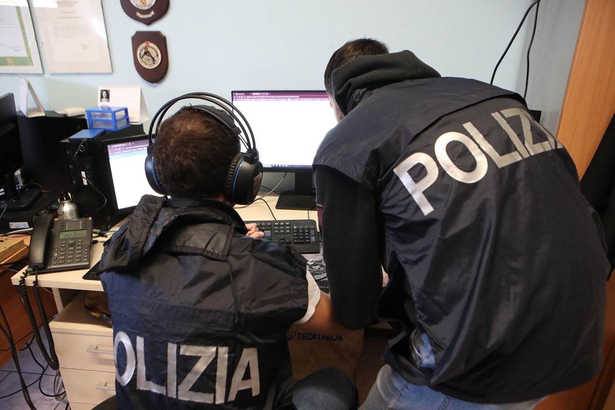 danneggiamento e detenzione di droga